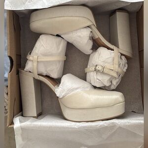 NEW IN BOX Dolce Vita Claud Satin Heels 7.5